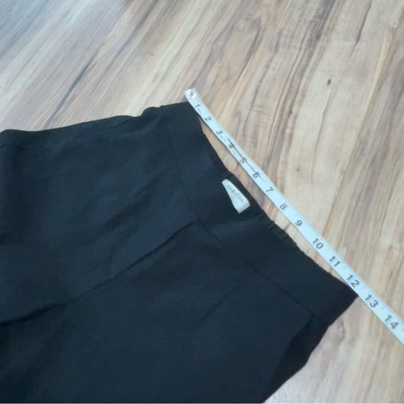 Aritzia Babaton Conan Cropped Pant Cropped crepe trousers - Picture 9 of 11